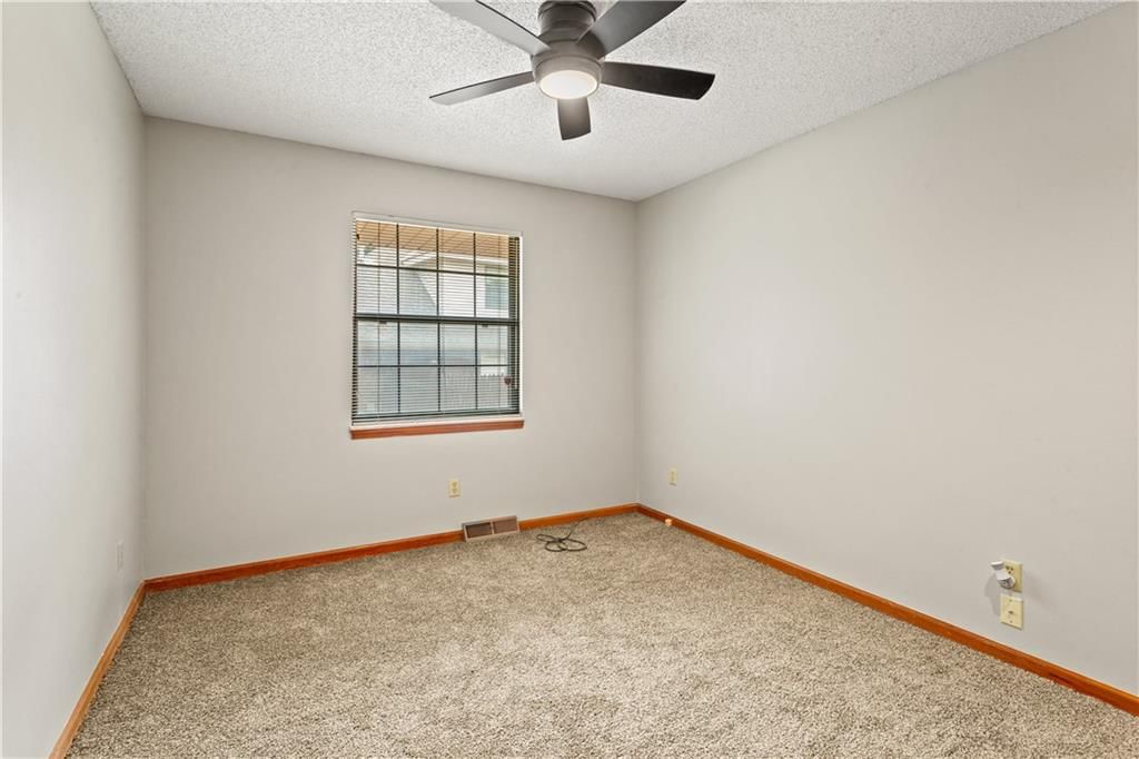 329 E PARTRIDGE Street — photo 21