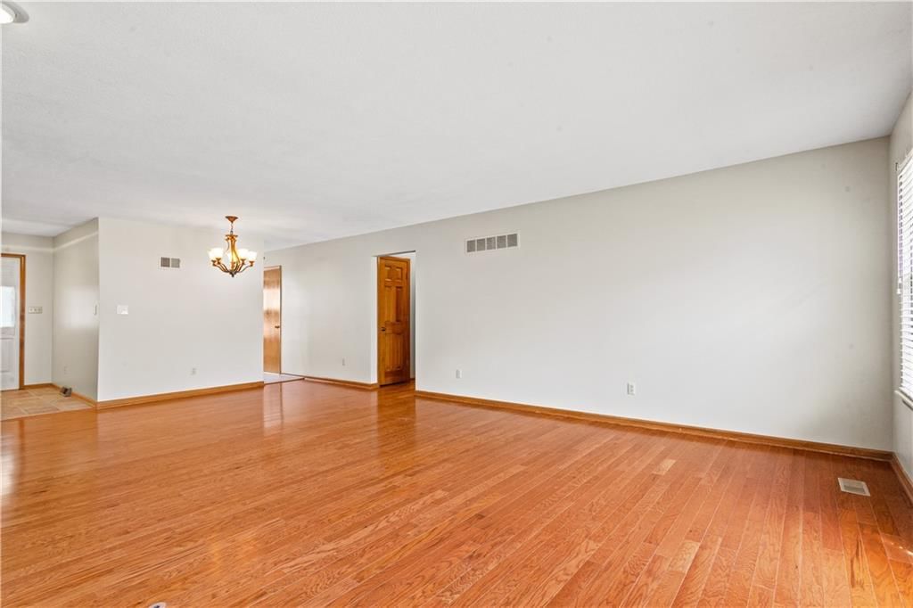 329 E PARTRIDGE Street — photo 10