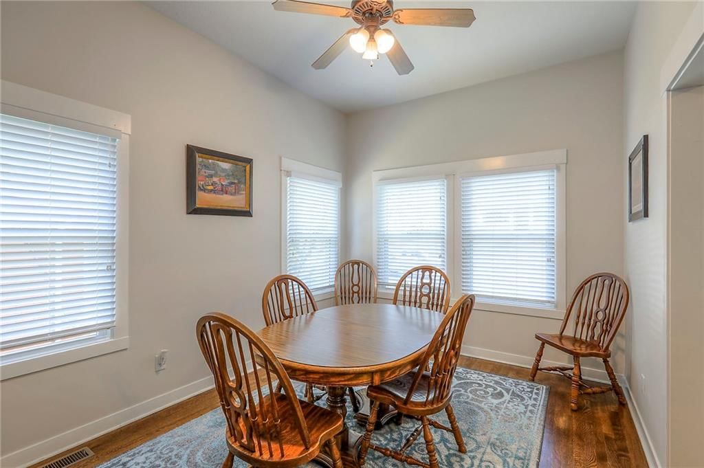 907 W Truman Road — photo 10