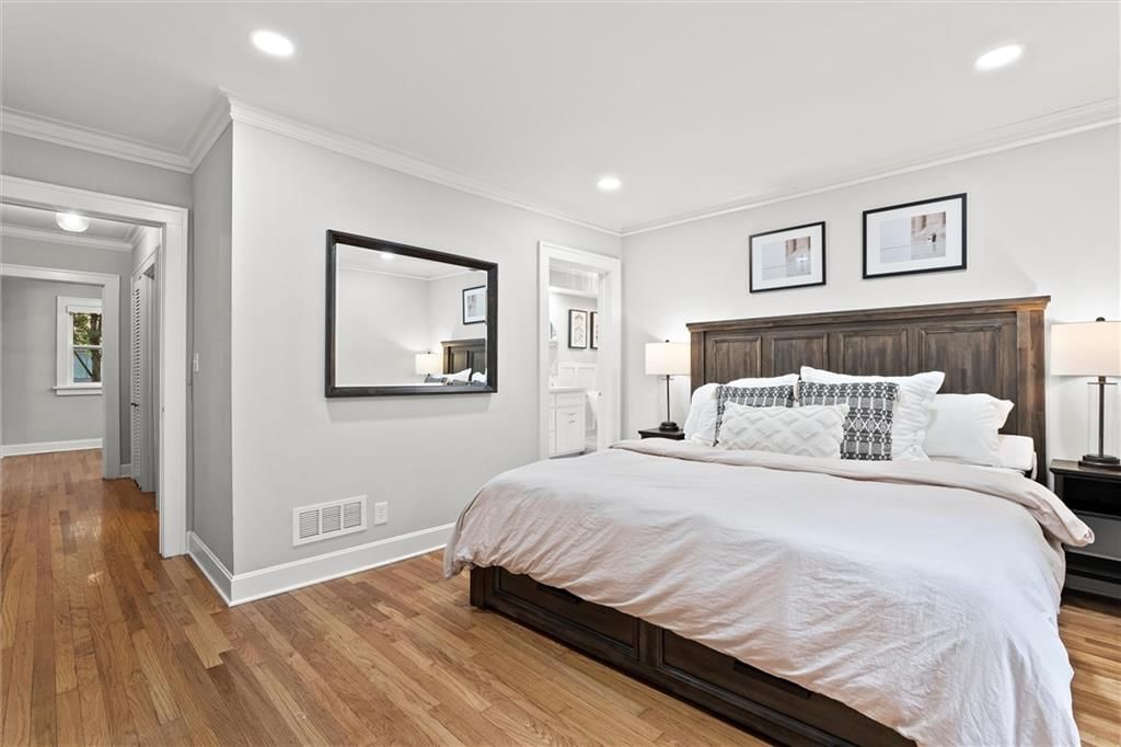 6435 Wyandotte Street — photo 23