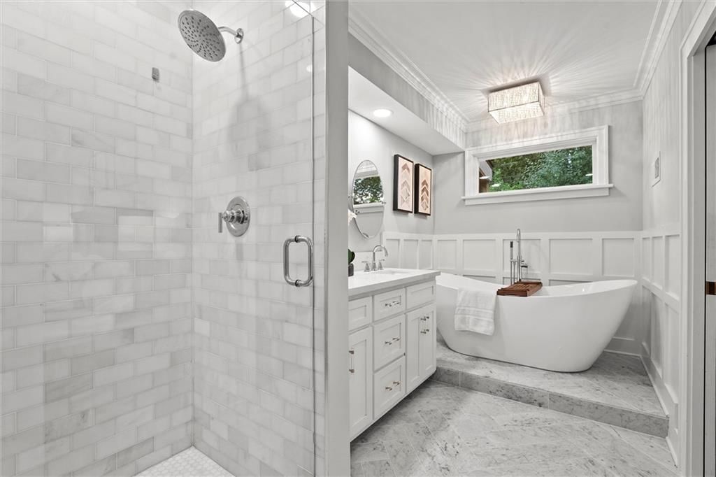 6435 Wyandotte Street — photo 24
