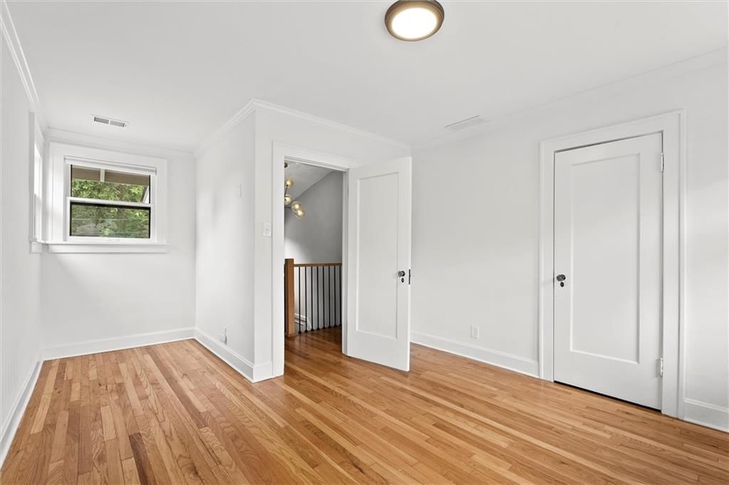 6435 Wyandotte Street — photo 26