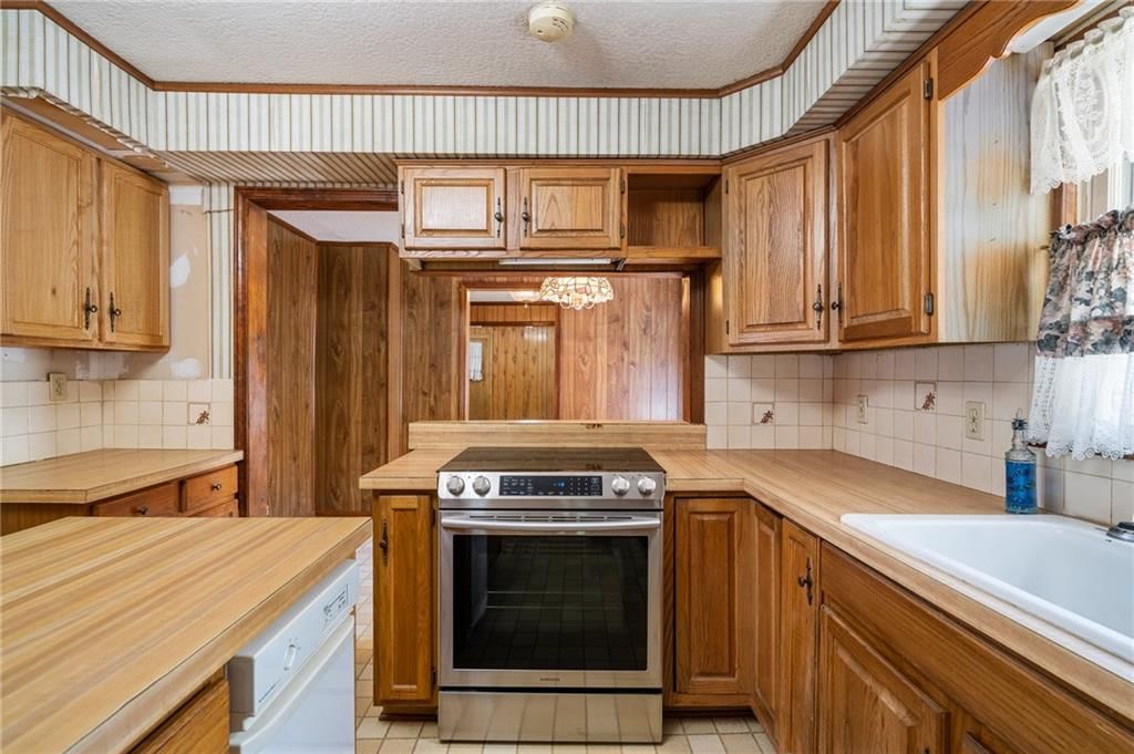 13202 Parker Avenue — photo 27