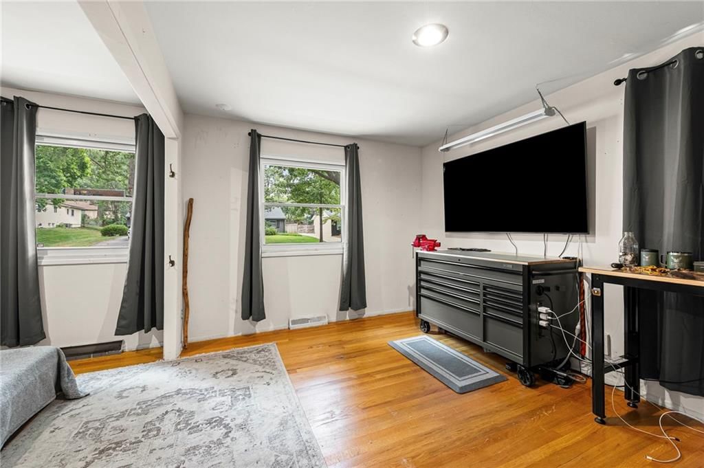 6009 W 88th Street — photo 16