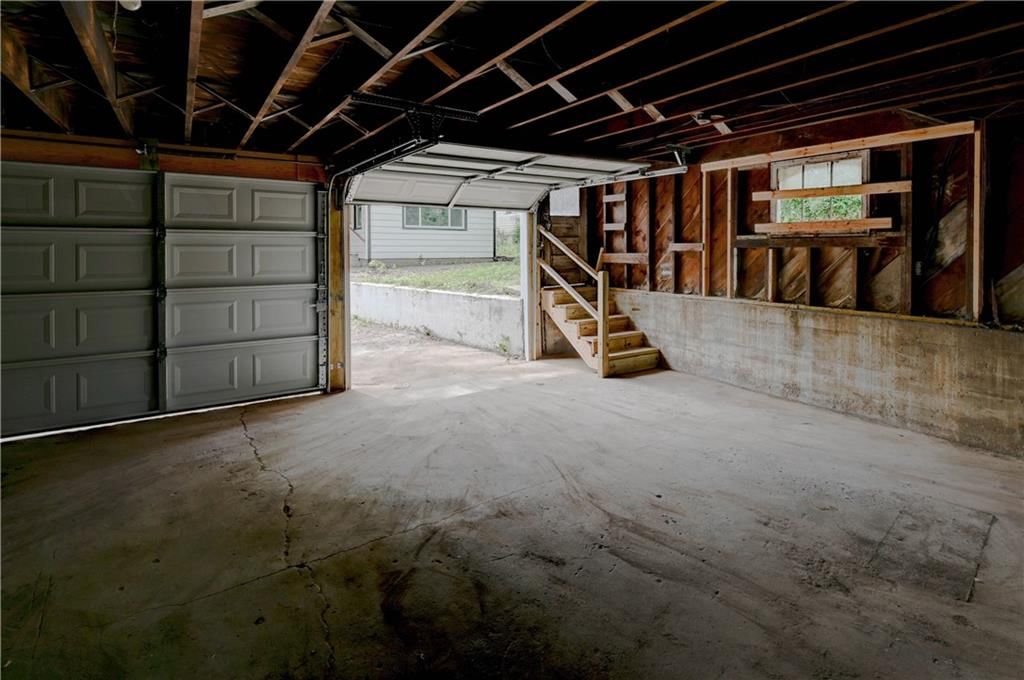 2420 Lafayette Avenue — photo 31