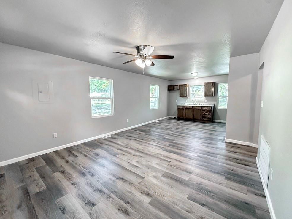 901 S Jackson Street — photo 10