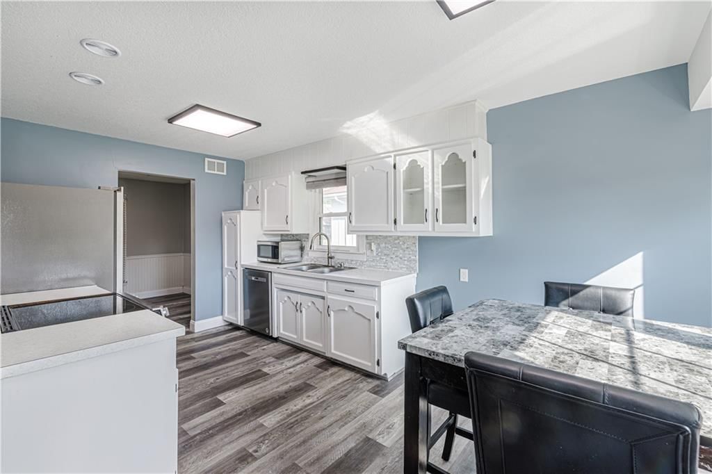 12943 Sycamore Avenue — photo 8