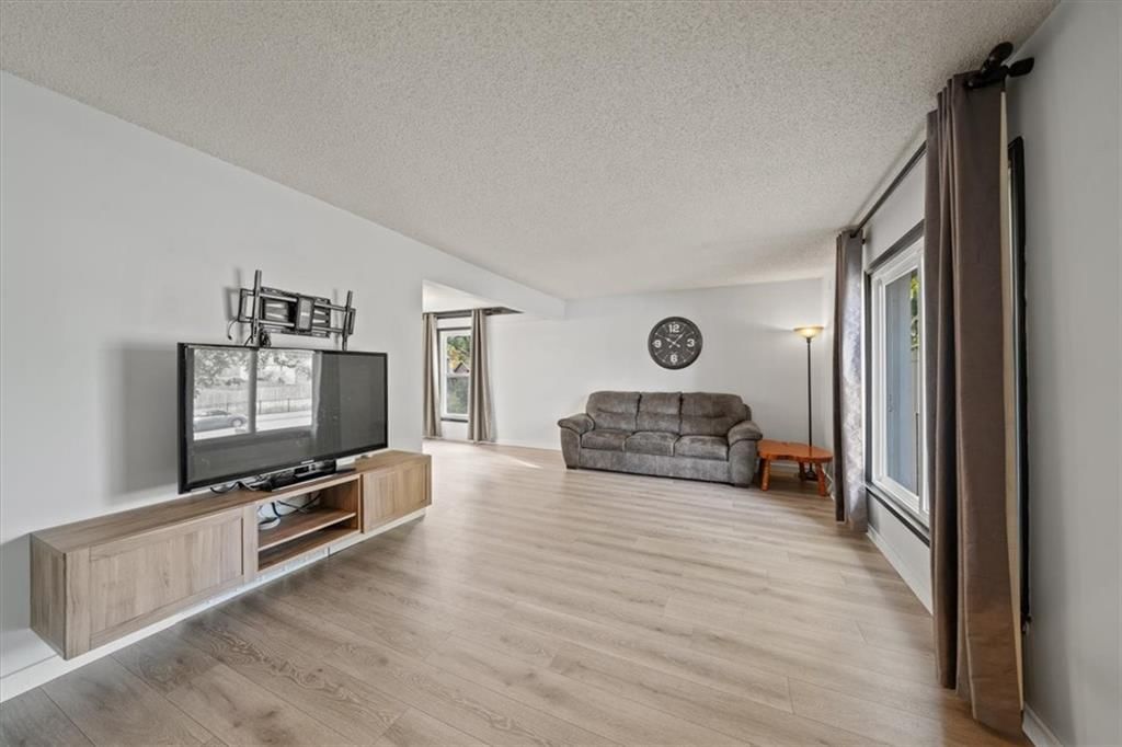 1904 S Lindenwood Drive — photo 3