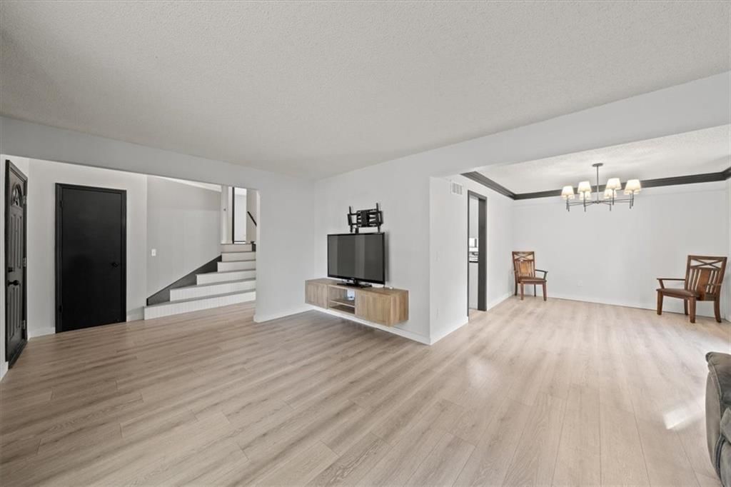 1904 S Lindenwood Drive — photo 5