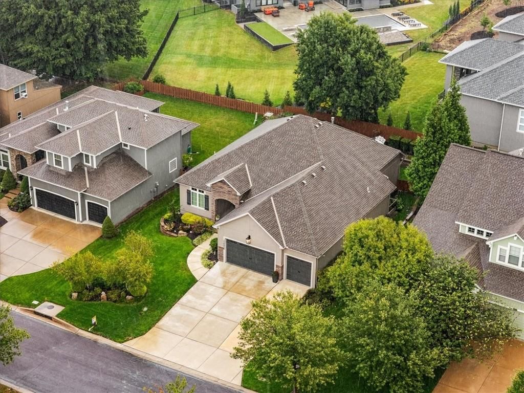 15609 Linden Street — photo 3