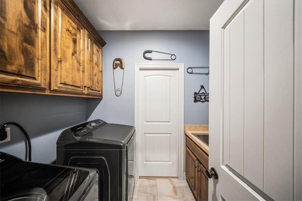 15609 Linden Street — photo 29