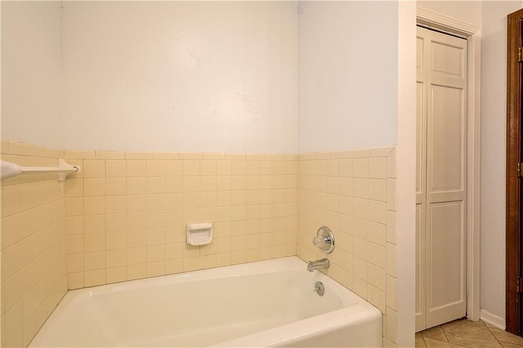 3402 Messanie Street — photo 18