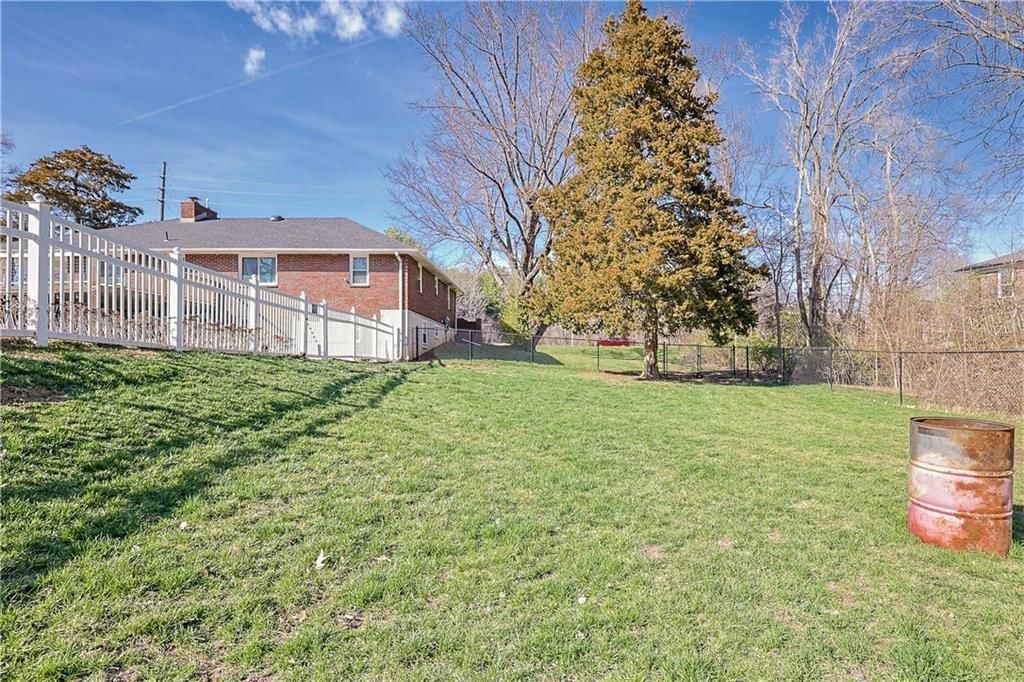 3402 Messanie Street — photo 28
