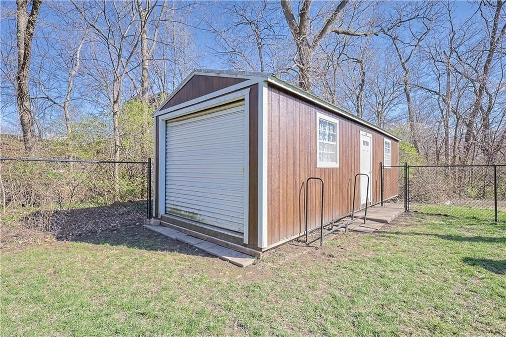 3402 Messanie Street — photo 30