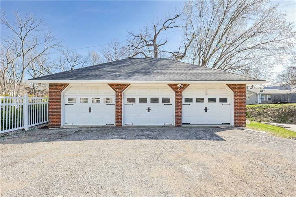 3402 Messanie Street — photo 33