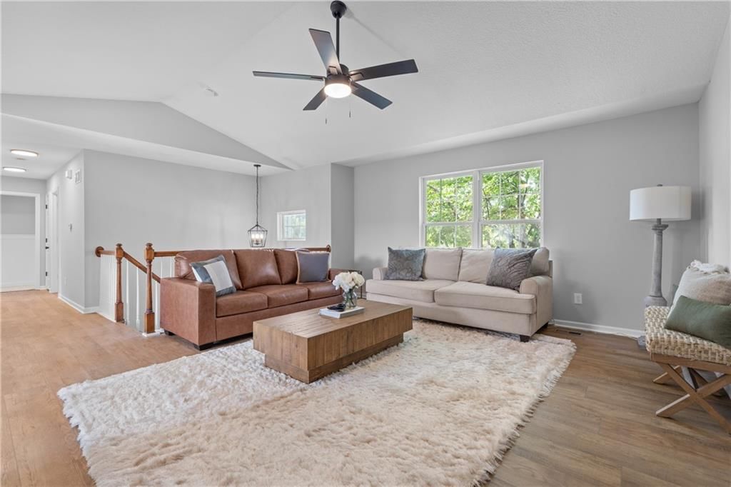 12337 S Clinton Street — photo 4