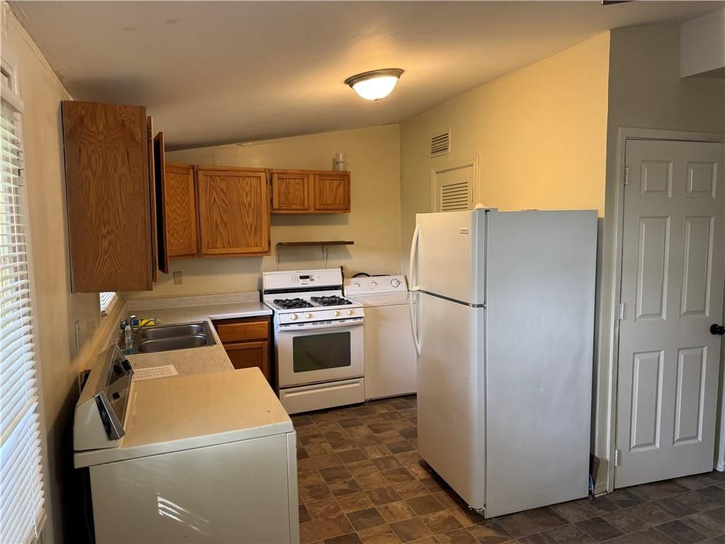 407 N Cochise Drive — photo 9