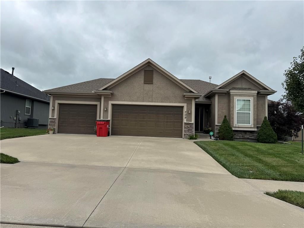 709 NW Eagle Drive — photo 31