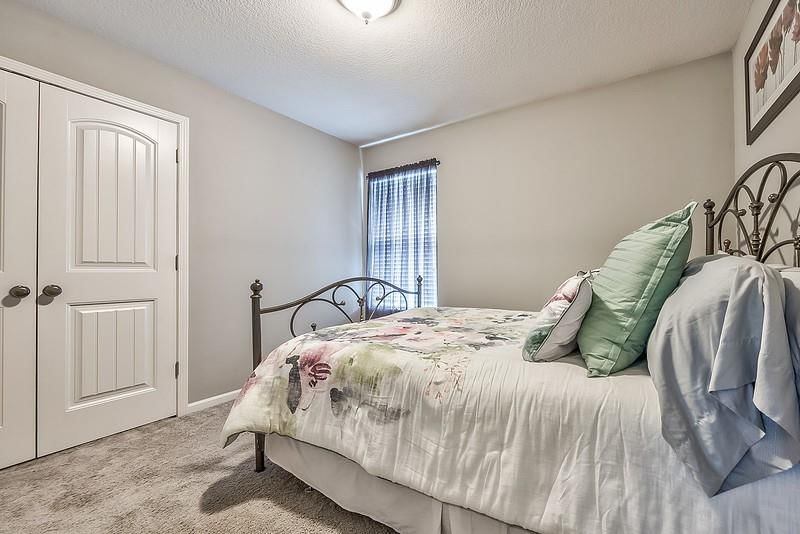 709 NW Eagle Drive — photo 32