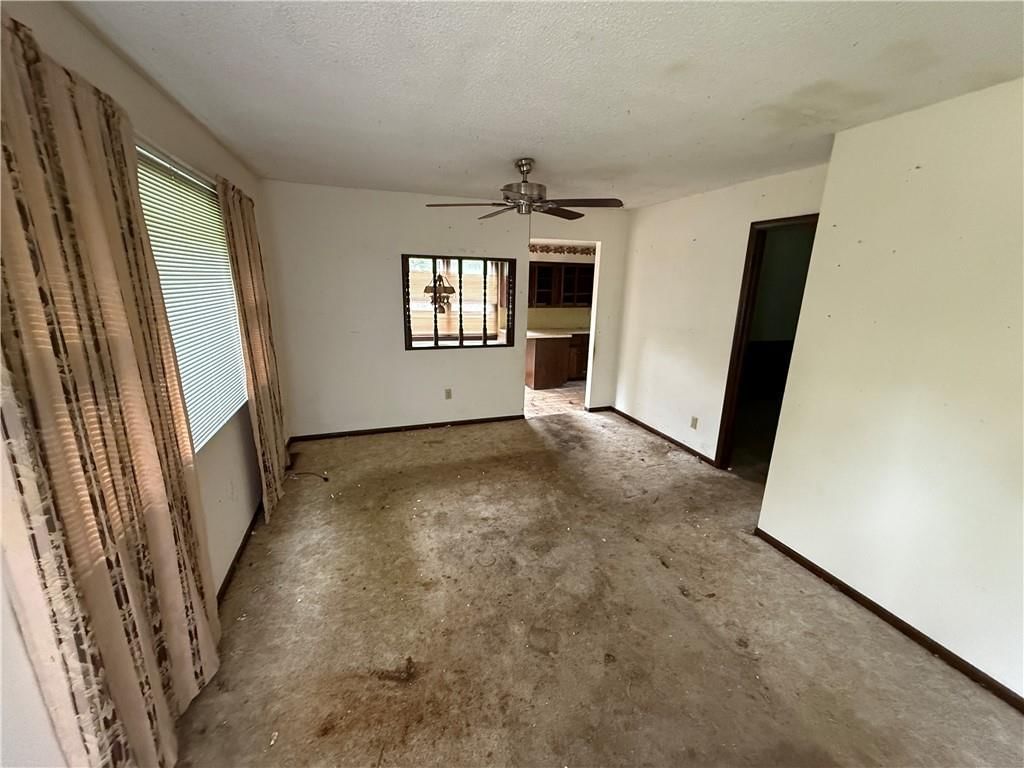 609 SE Florence Avenue — photo 2