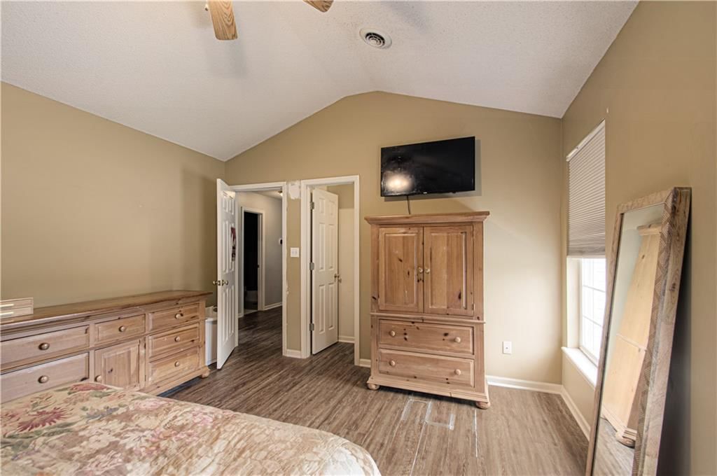 11045 N Lewis Avenue — photo 13