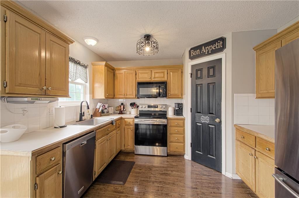 11045 N Lewis Avenue — photo 9