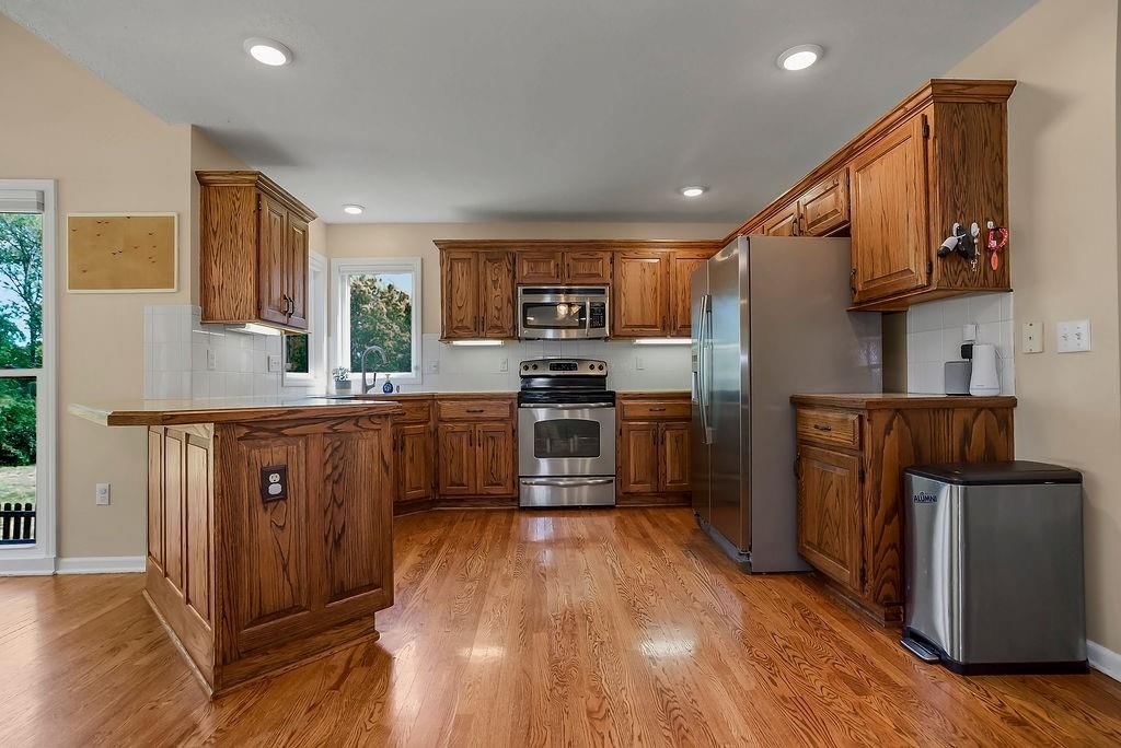 14430 W 121st Terrace — photo 9