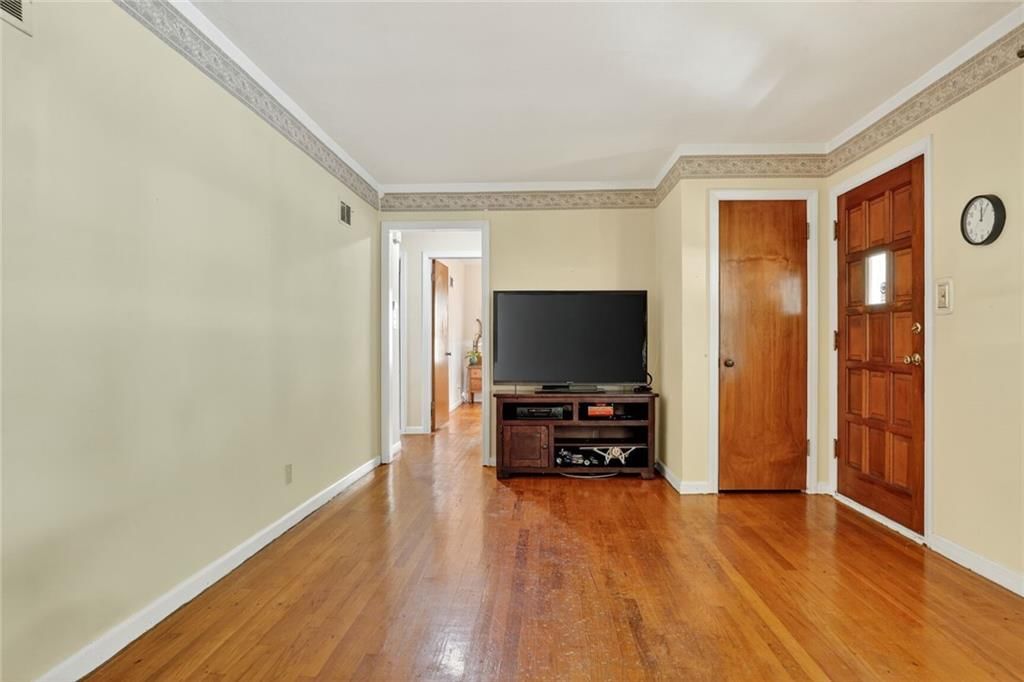 5421 Monrovia Street — photo 3