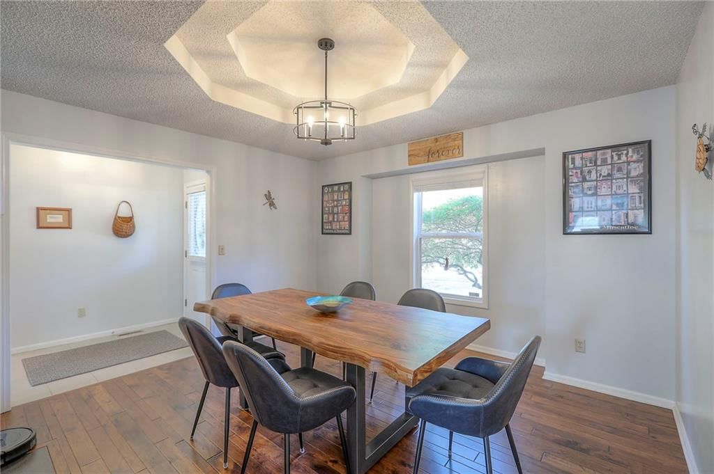 2045 SW British Drive — photo 8