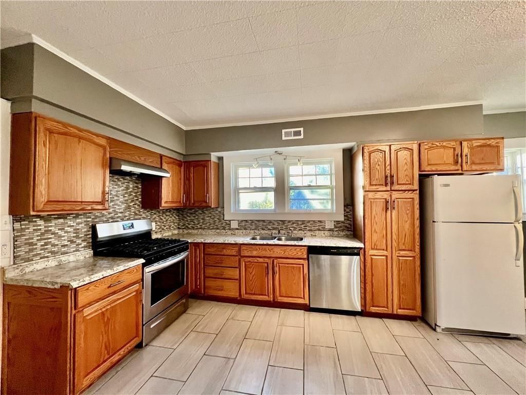 418 N Noyes Boulevard — photo 13