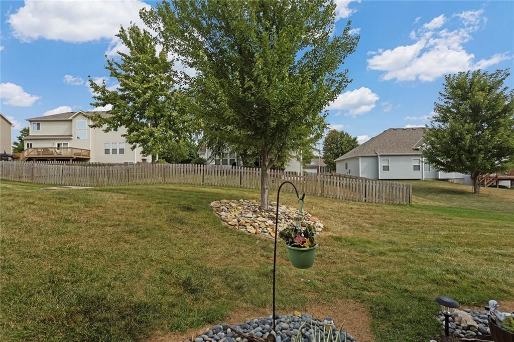 9801 N Stark Avenue — photo 28