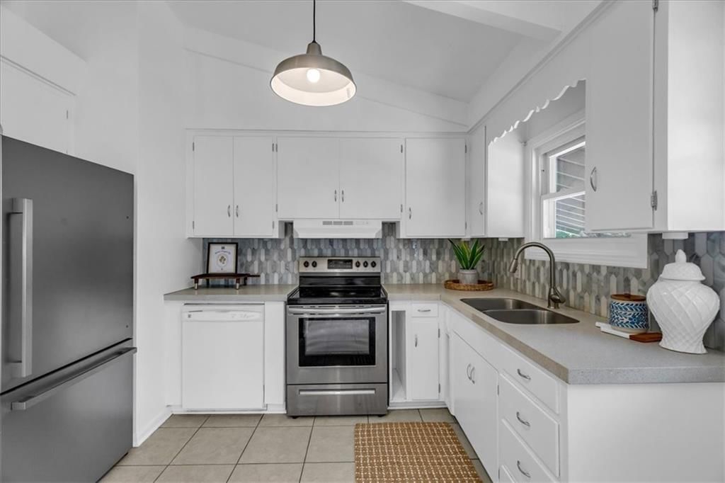 5811 W 75th Terrace — photo 9
