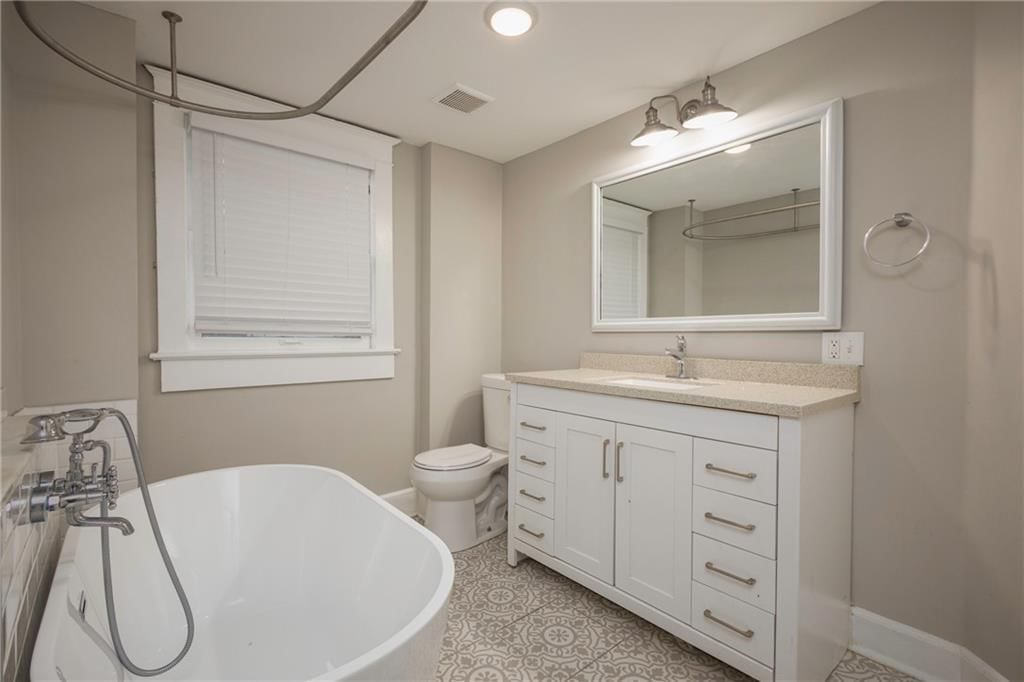4219 Kenwood Avenue — photo 12