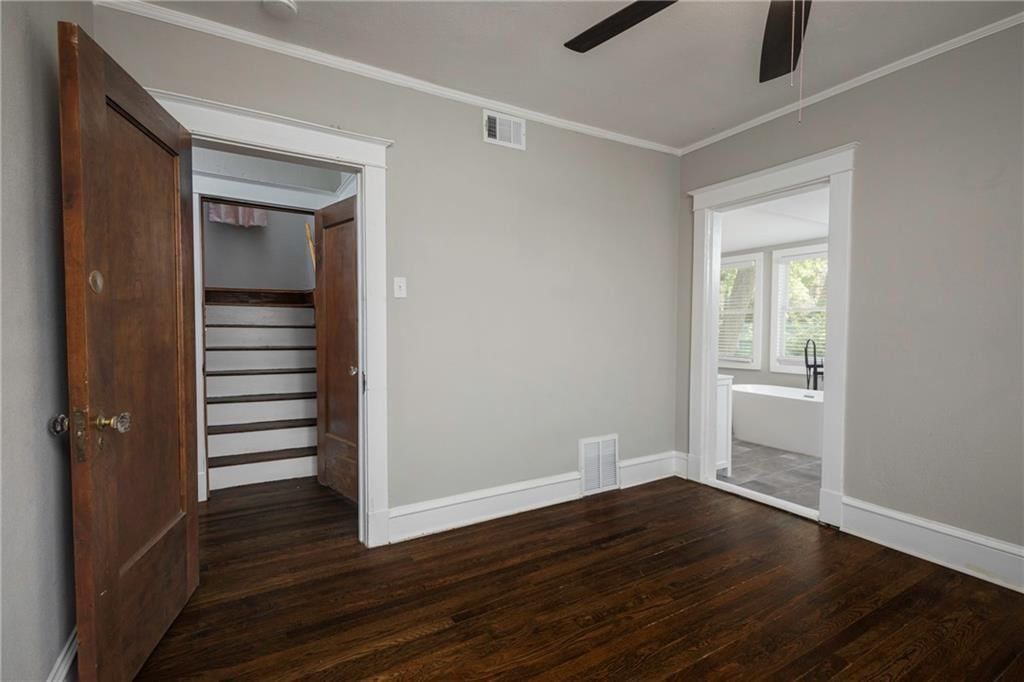 4219 Kenwood Avenue — photo 14
