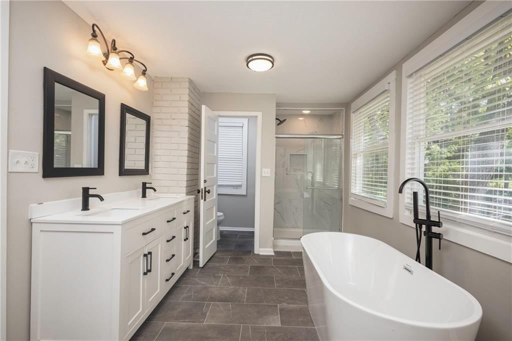 4219 Kenwood Avenue — photo 15