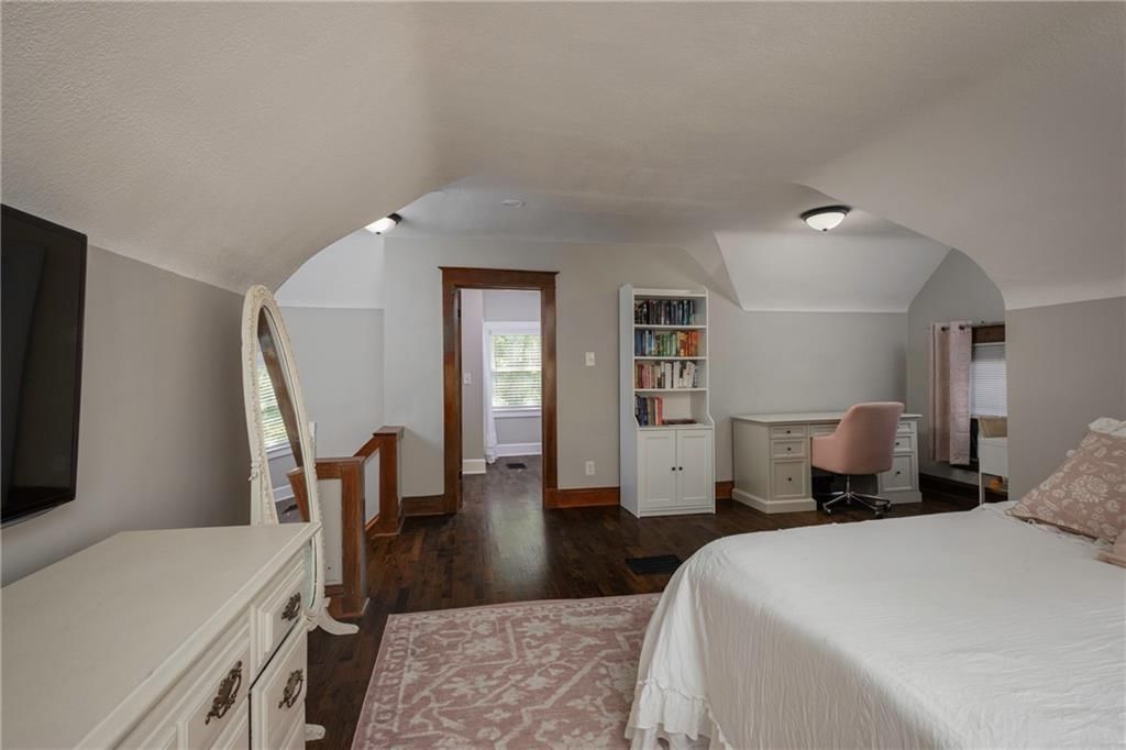 4219 Kenwood Avenue — photo 18