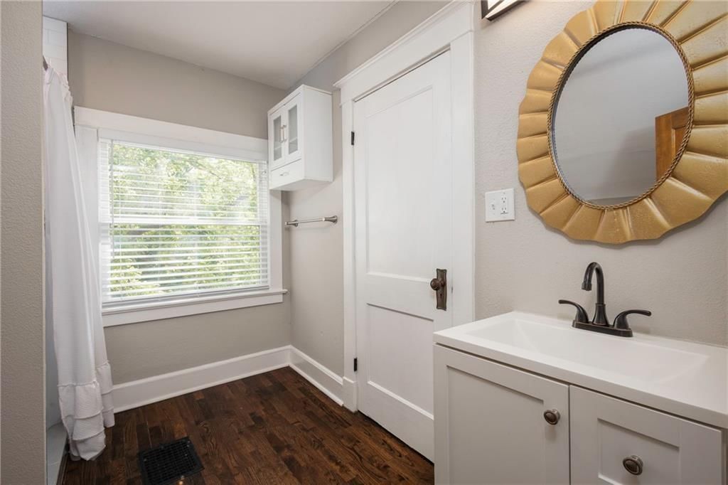 4219 Kenwood Avenue — photo 19