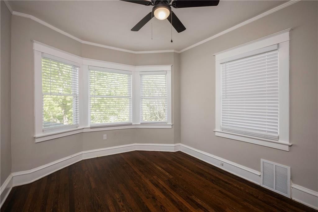 4219 Kenwood Avenue — photo 10