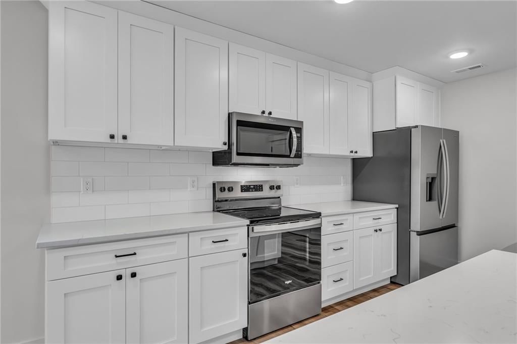 837 Lyon Street — photo 7