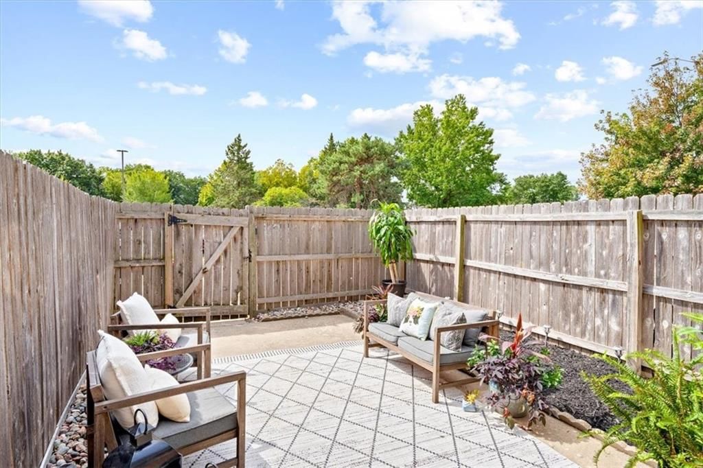 8638 W 85th Street — photo 2