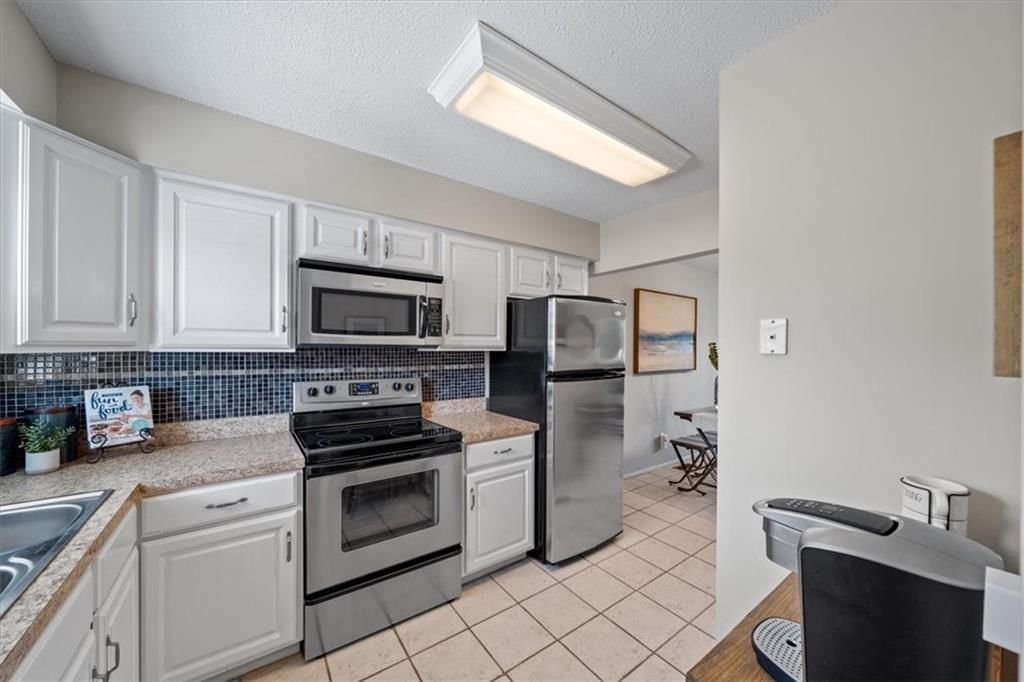 8638 W 85th Street — photo 9