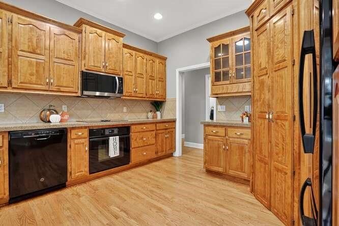 5609 NW 82nd Street — photo 10