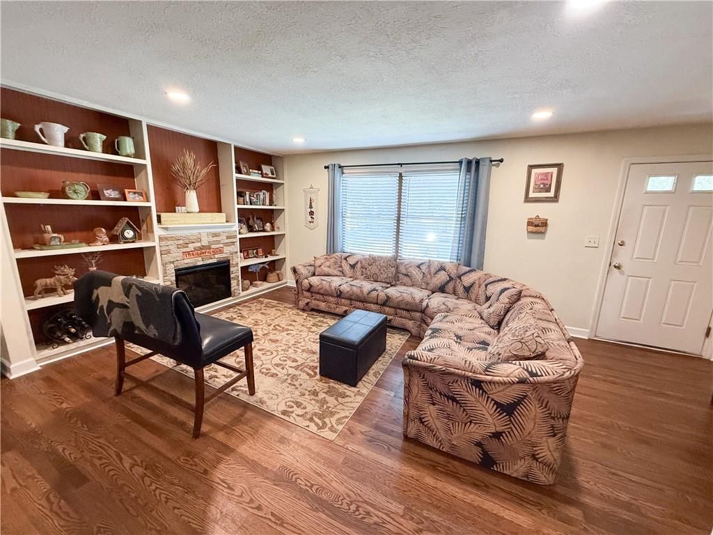 107 SW Monroe Street — photo 3