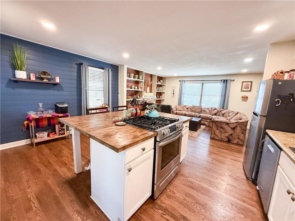 107 SW Monroe Street — photo 8