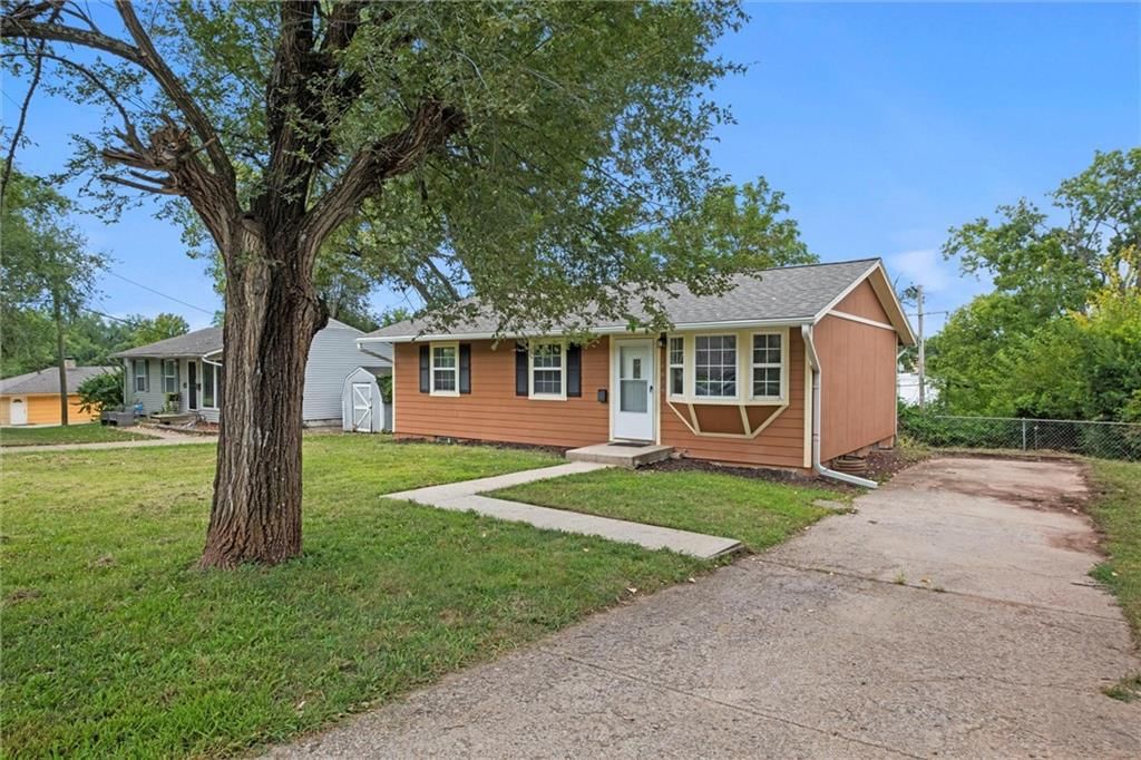 14808 BELLAIRE Avenue — photo 3