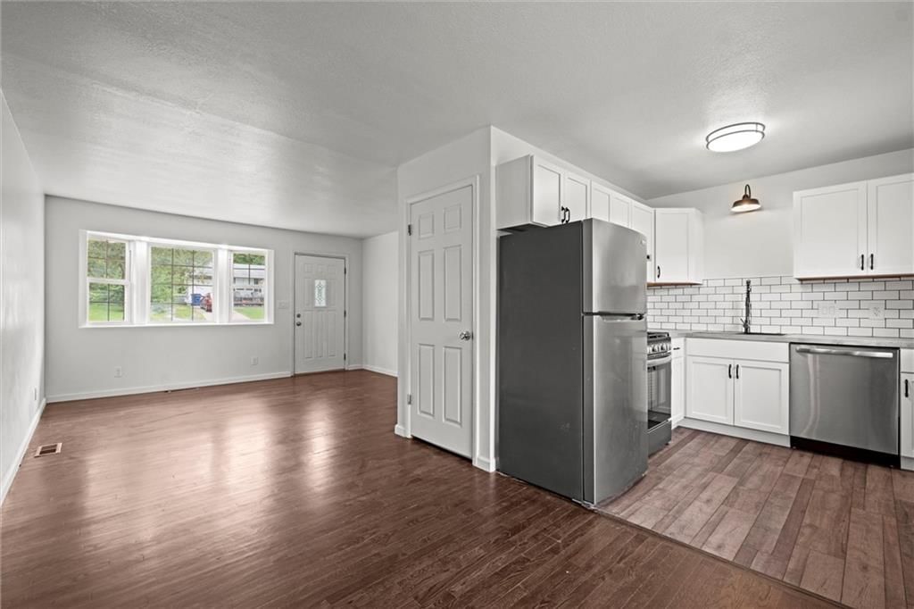 14808 BELLAIRE Avenue — photo 8