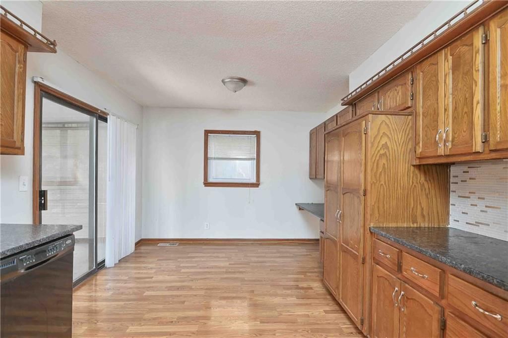 10561 Long Street — photo 8