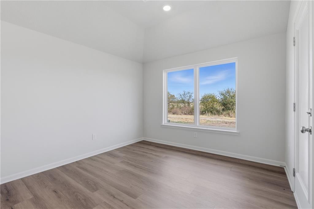566 W Fountain Street — photo 12