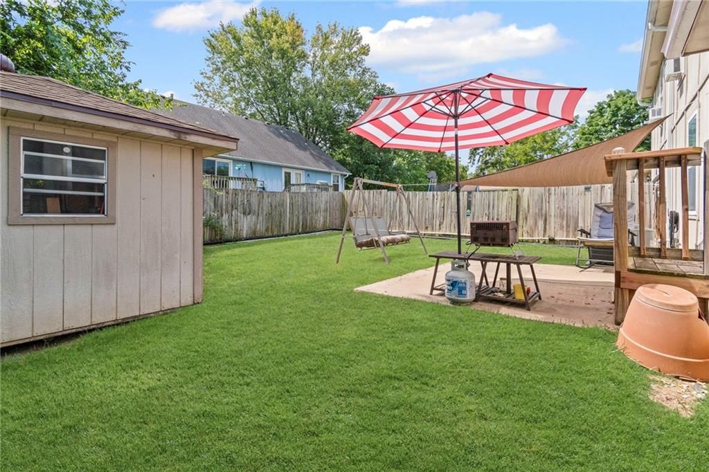 1525 E Sea Avenue — photo 35