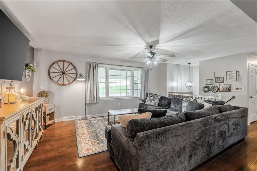 532 Maple Avenue — photo 3